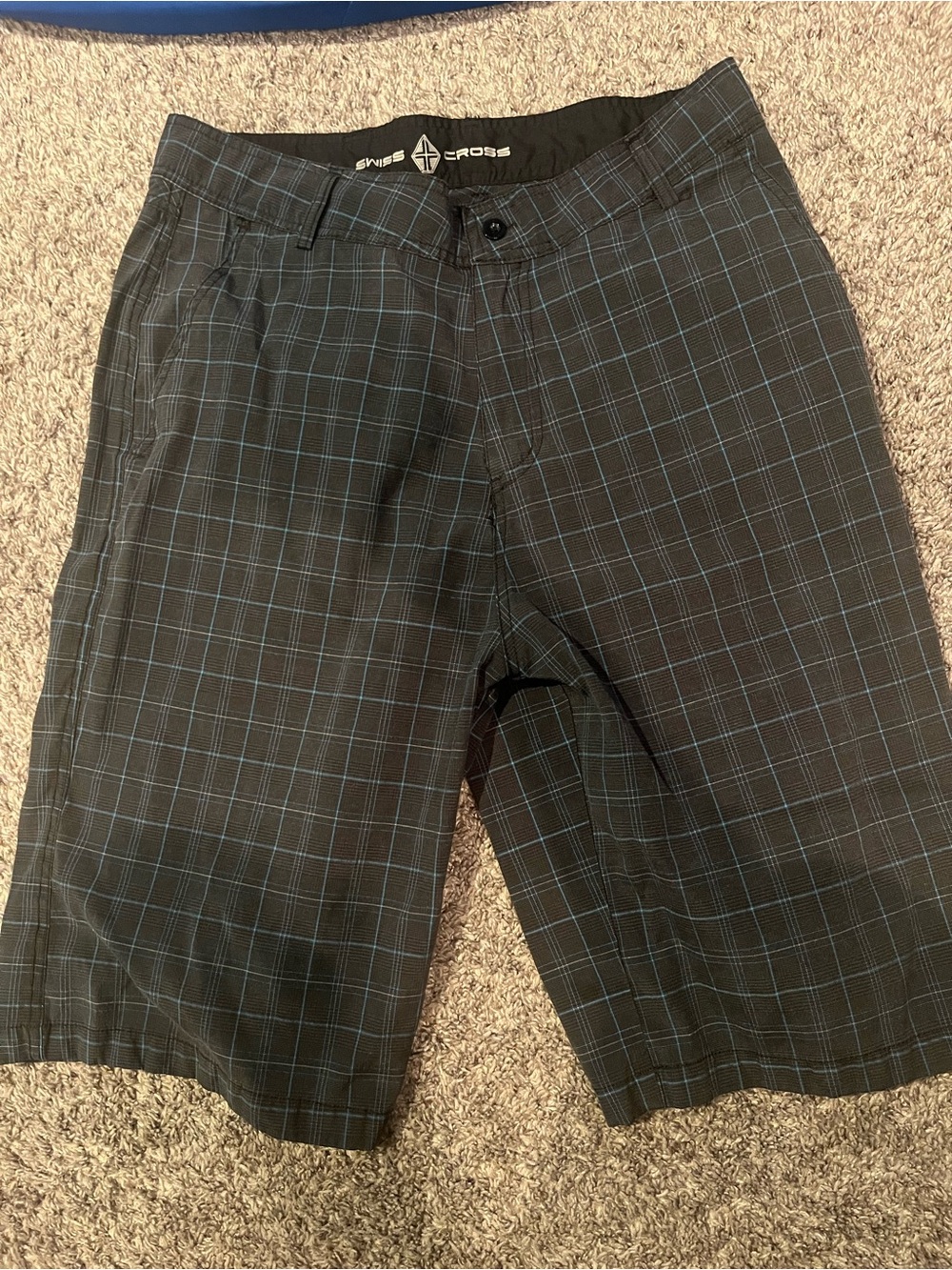 Swiss Cross Men's Black Plaid Flat-Front Shorts